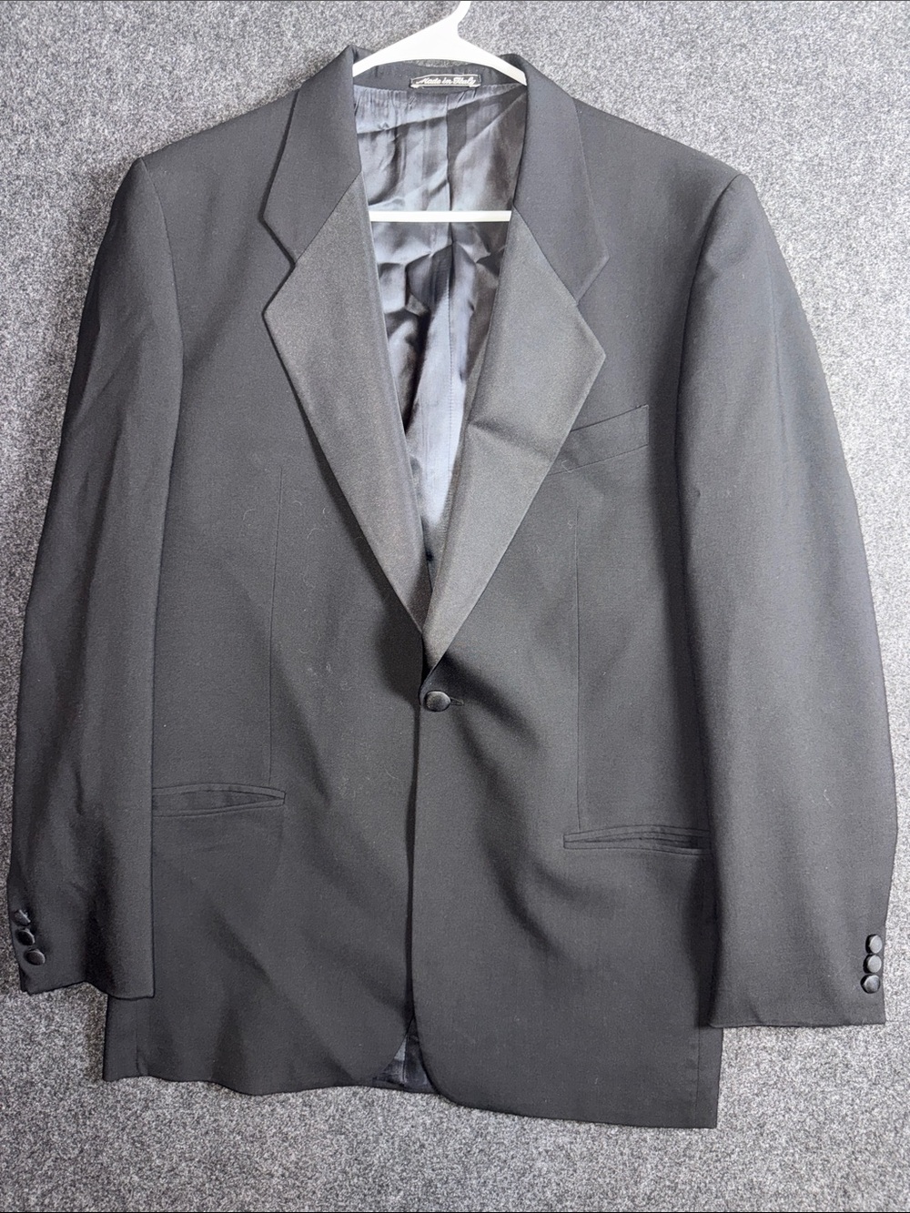 Emanuel Ungaro Black Single-Button Tuxedo Blazer with Satin Lapels